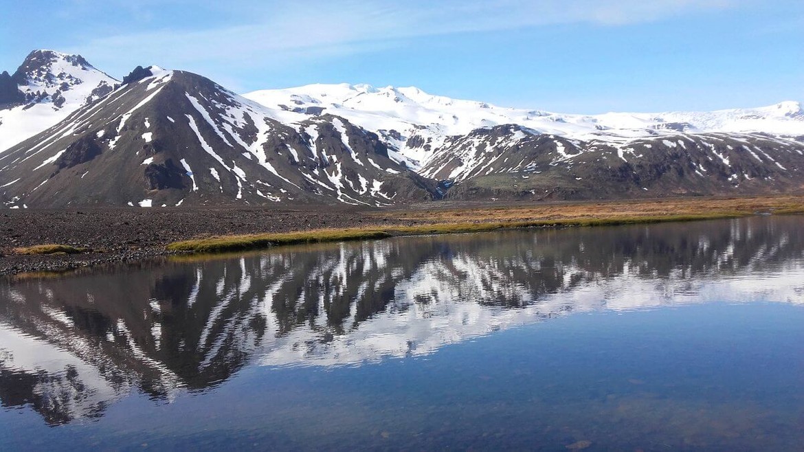 Reflets des montagnes islandaises